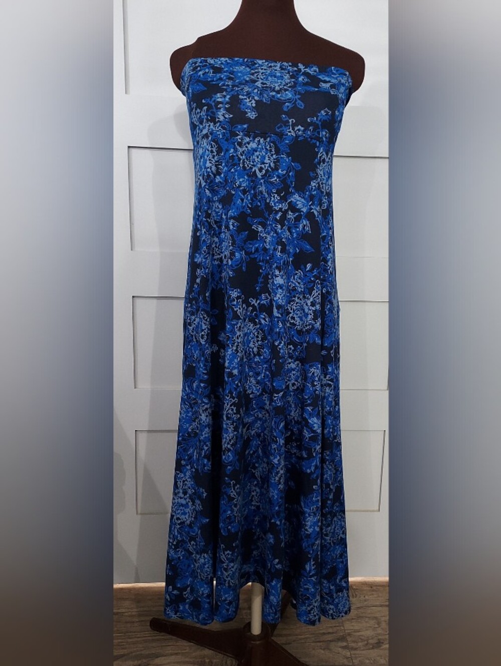 Lularoe Classic Maxi Skirt Floral Blue & Black Medium